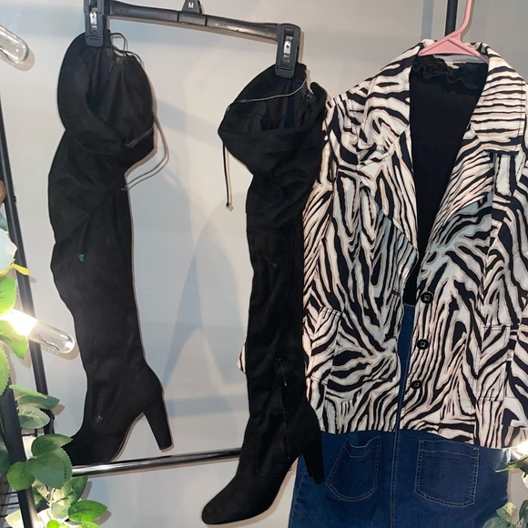 Knee high black suede boots with ties - Picture 2 of 2